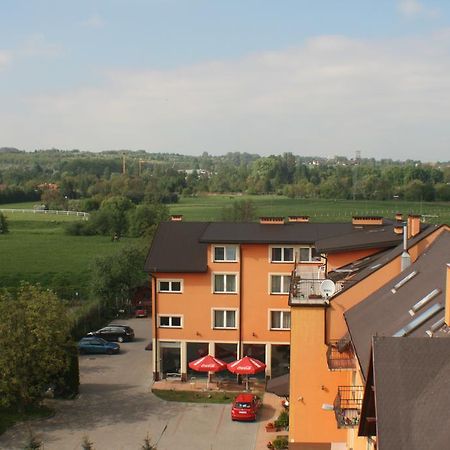 Hotel Daisy Budget Краков Экстерьер фото