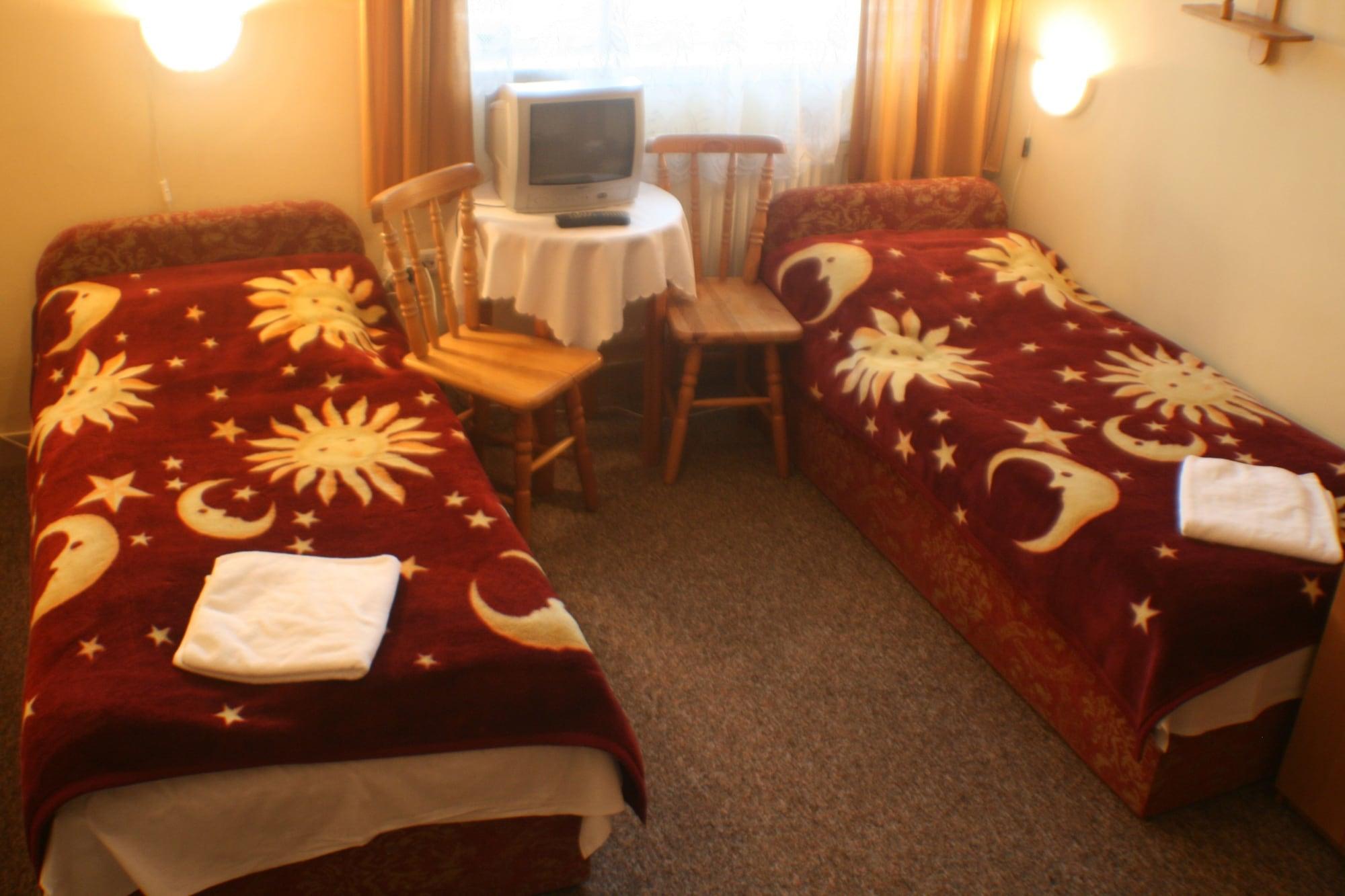 Hotel Daisy Budget Краков Экстерьер фото