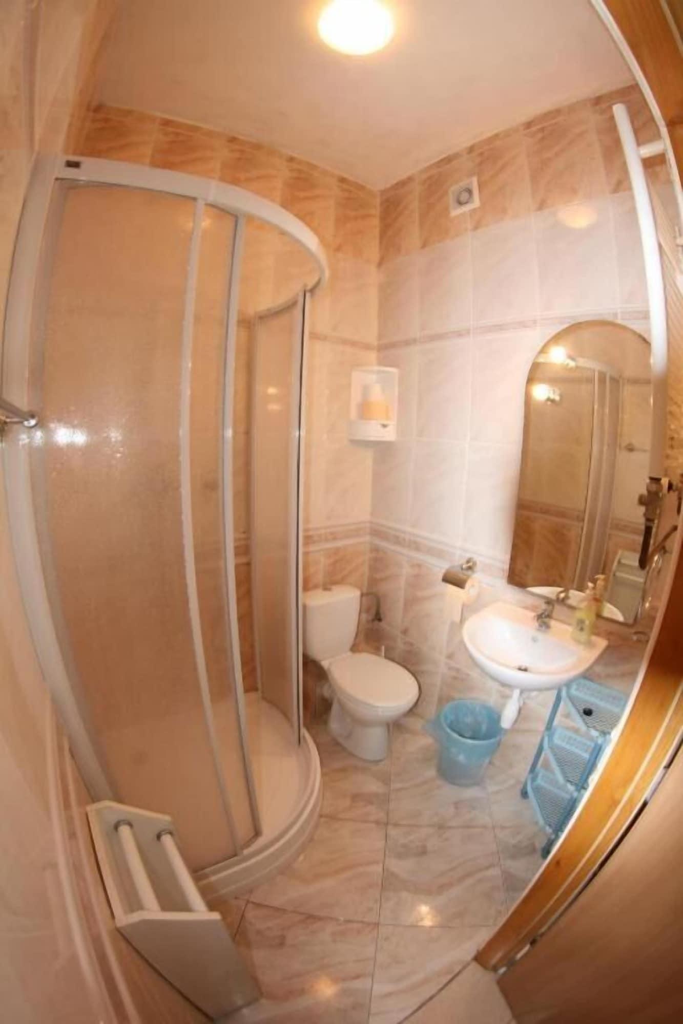 Hotel Daisy Budget Краков Экстерьер фото