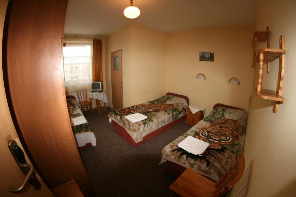 Hotel Daisy Budget Краков Экстерьер фото