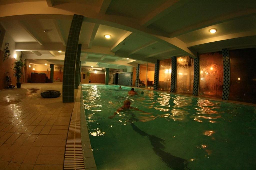 Hotel Daisy Budget Краков Экстерьер фото